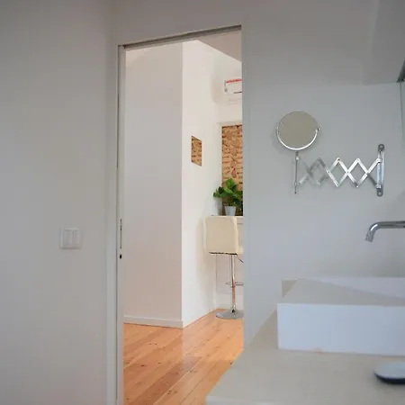 Alfama River View Rooftop Apartment *